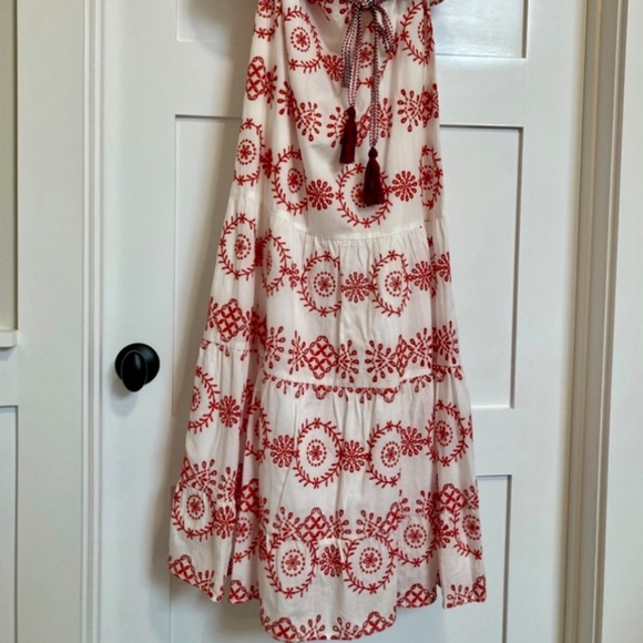 NWT Tahari Strapless Tiered Maxi Sz Small ( White, red and a bit of blue) - Picture 3 of 4